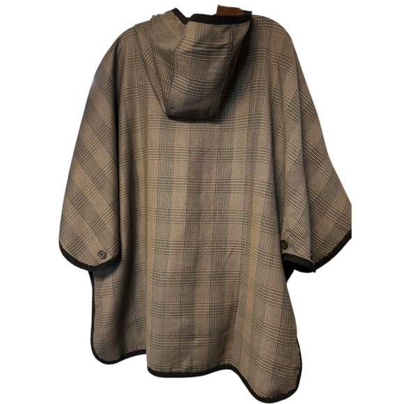 NWOT CAbi Baskerville Topper reversible poncho - Picture 6 of 11